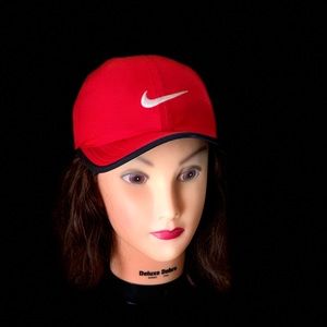 Nike Featherlight Hat